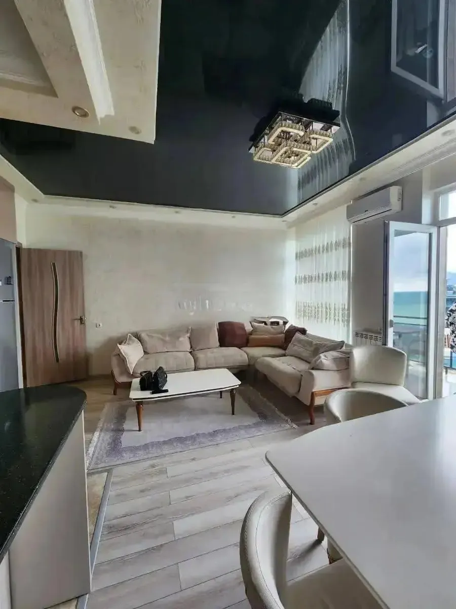 Квартира, 3-комн., 100 м²