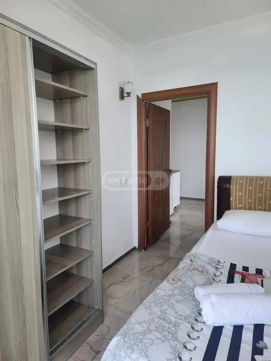 Квартира, 2-комн., 40 м², Sherif Khimshiashvili St, 51