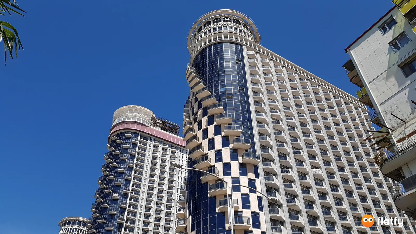 საცხოვრებელი კომპლექსი Orbi Sea Towers