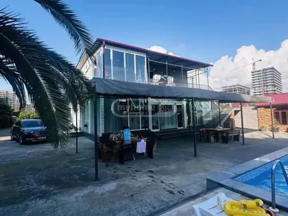 House, 10-room, 30 m²