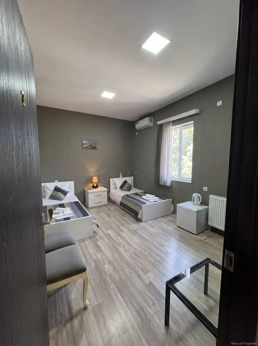Дом, 10-комн., 250 м²