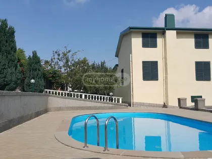 House, 5-room, 350 m²