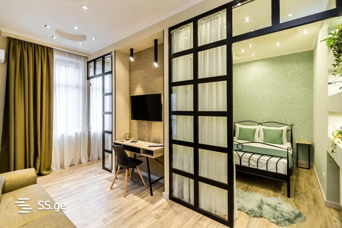 Квартира, 3-комн., 100 м²