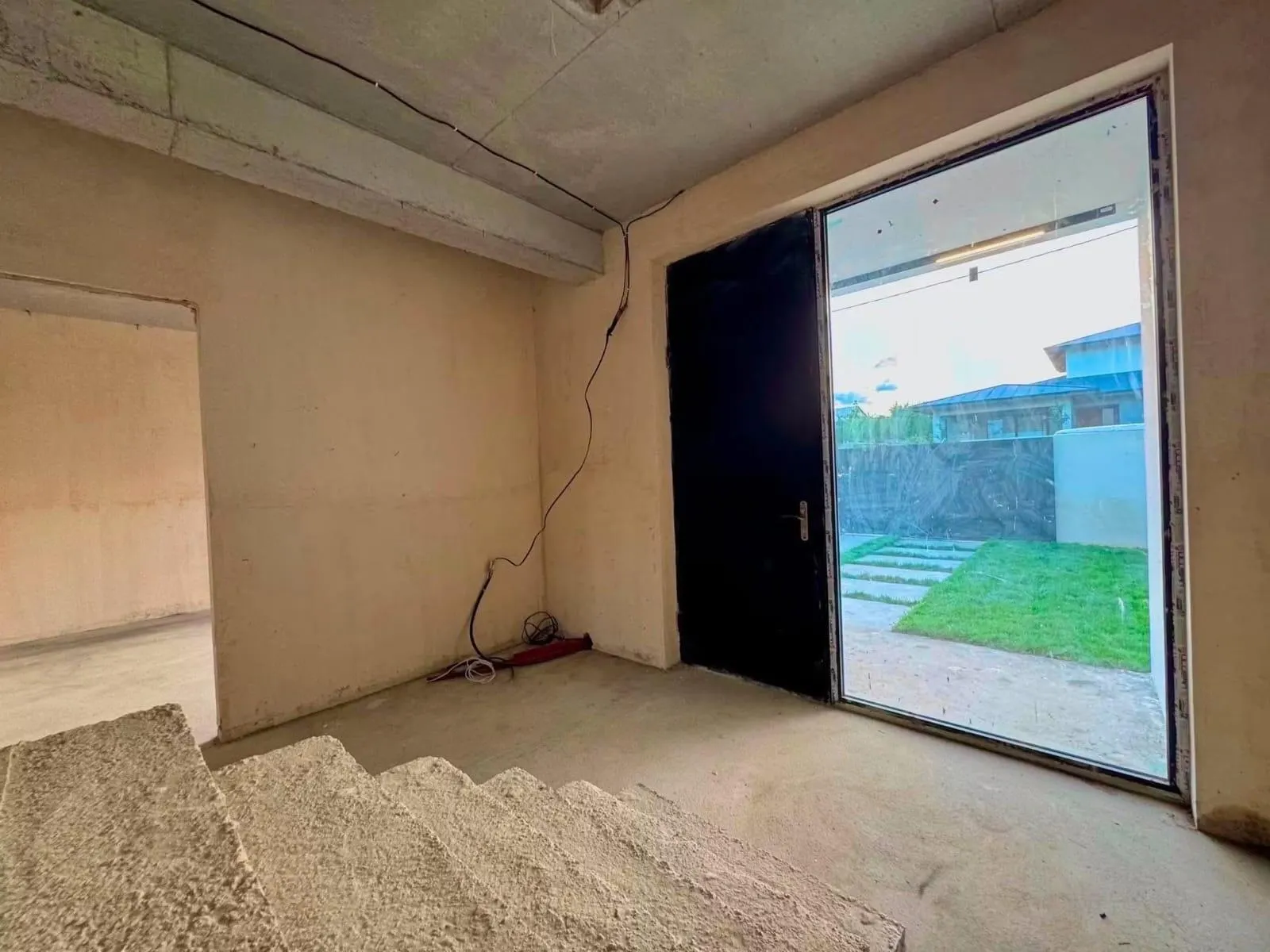 Дом, 5-комн., 250 м²