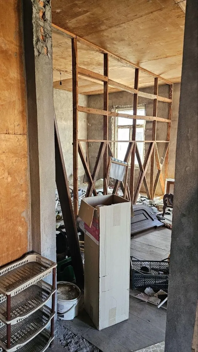 House, 6-room, 250 m²