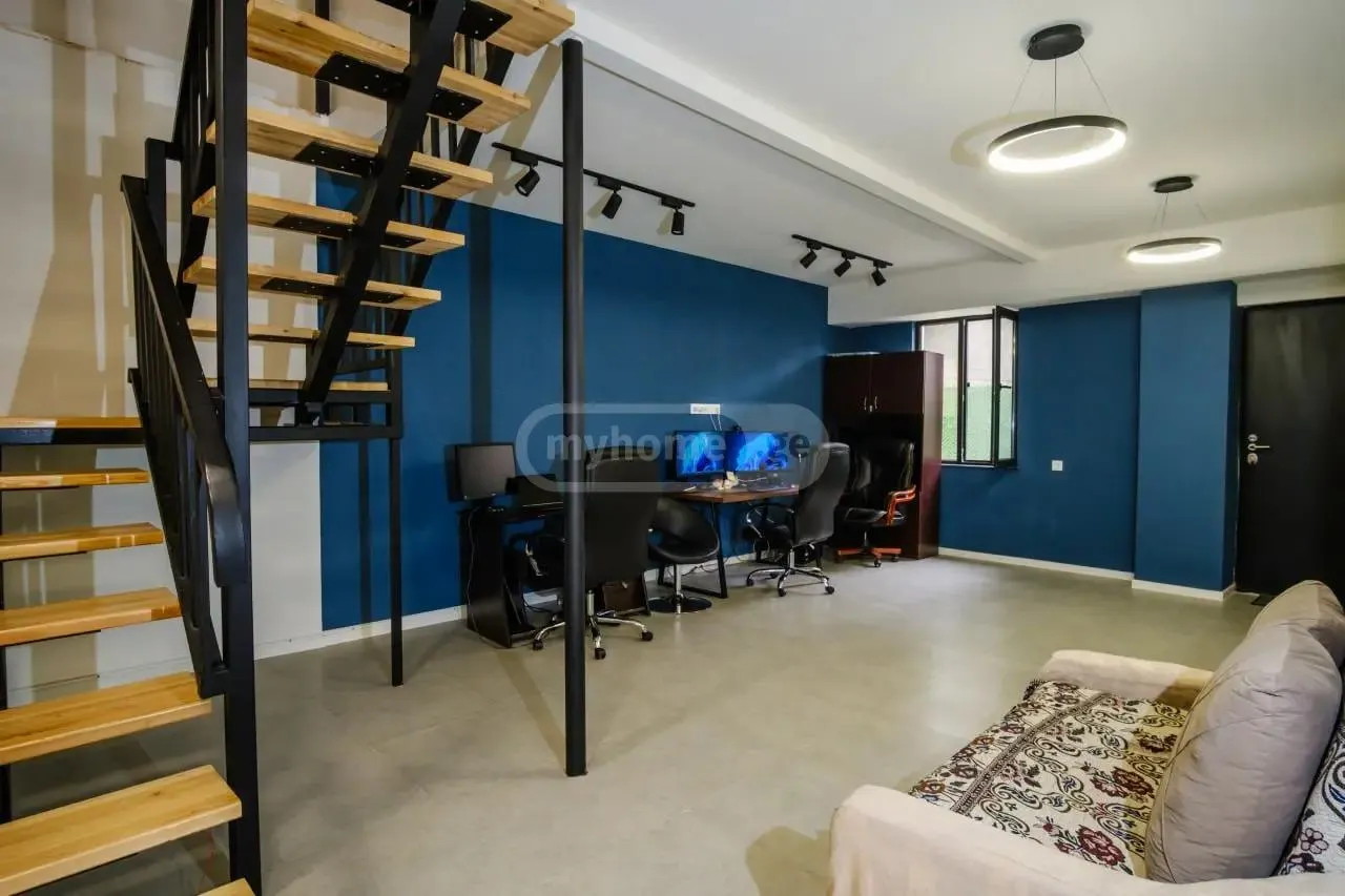 Дом, 5-комн., 390 м²