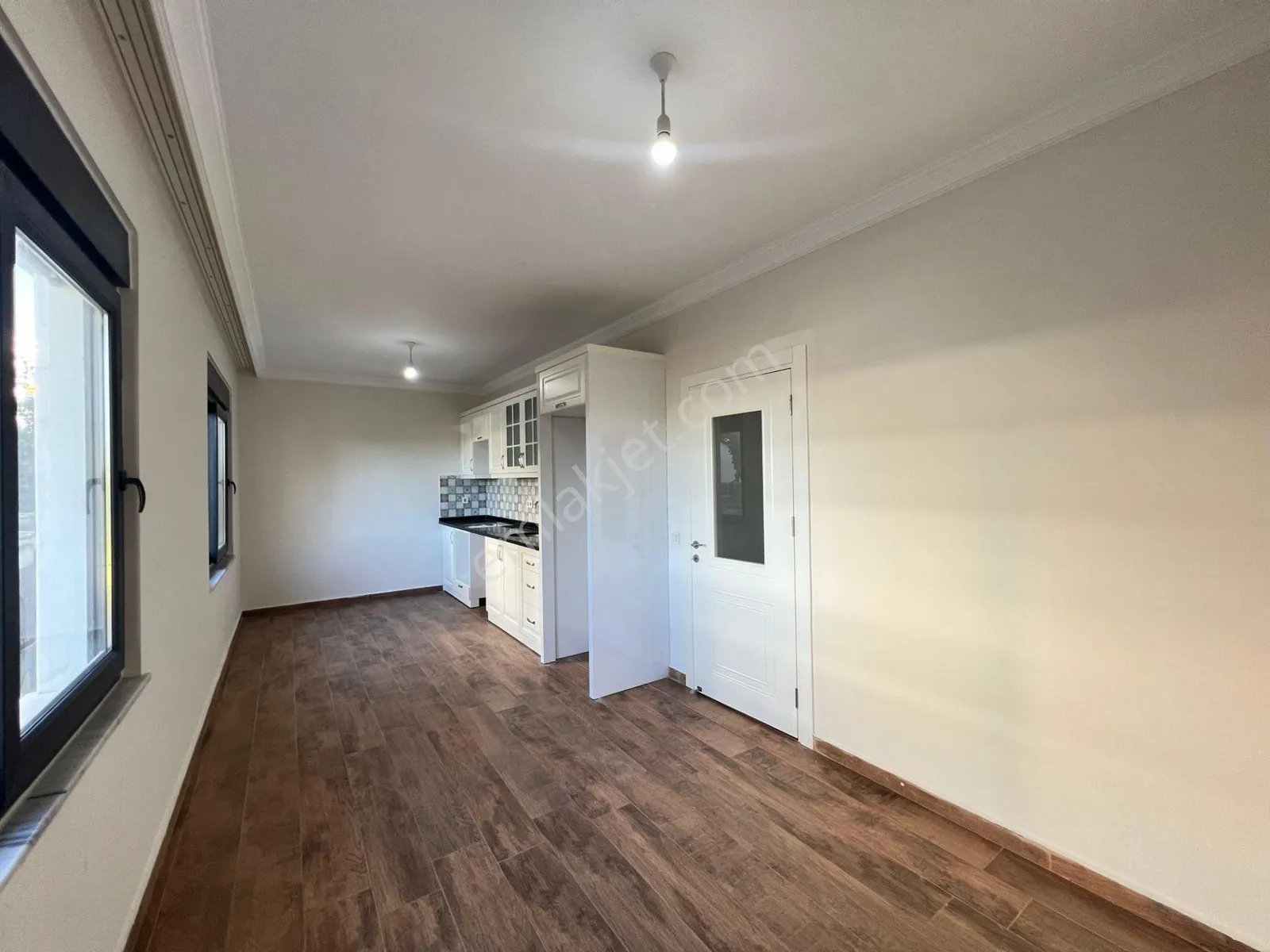 Apartment, 6-room, 200 m²