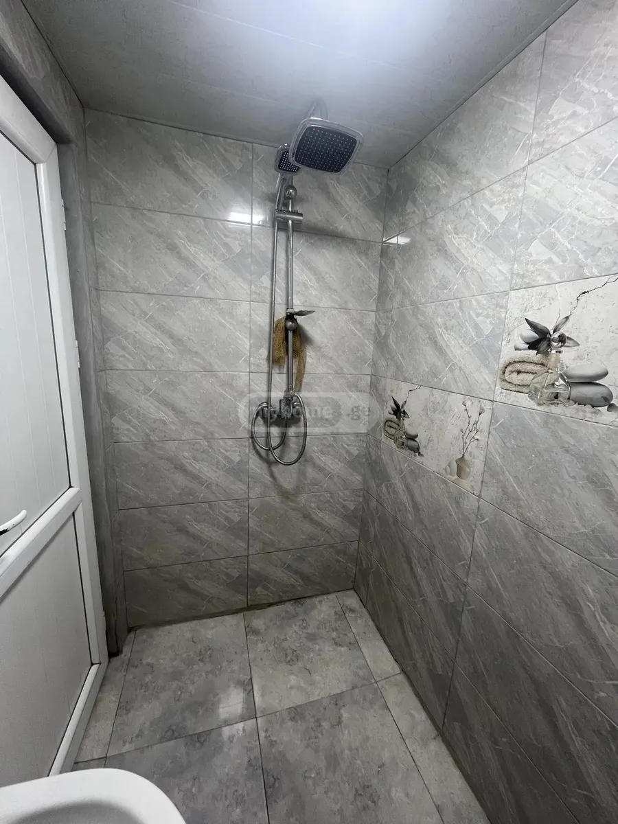 House, 4-room, 80 m²