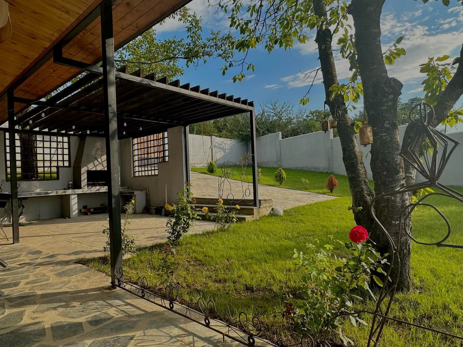 Дом, 5-комн., 290.75 м²