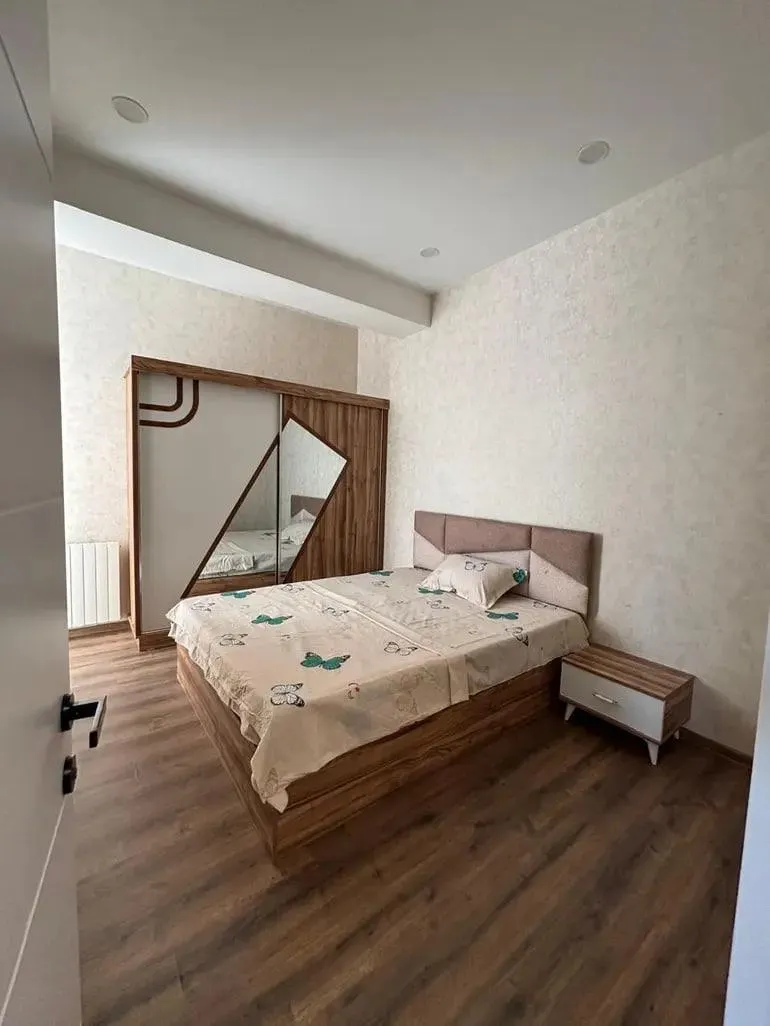 Квартира, 4-комн., 110 м², Omar Khizanishvili St, 2