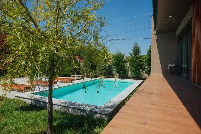 Дом, 4-комн., 500 м²