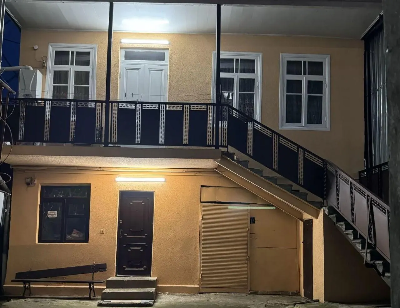 House, 3-room, 125 m²