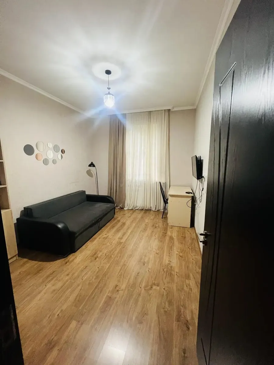 Дом, 6-комн., 230 м²