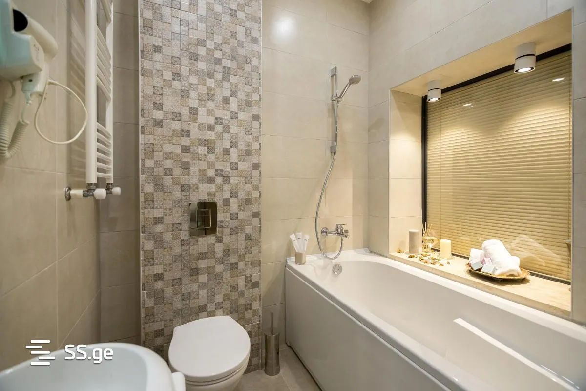Квартира, 3-комн., 100 м²