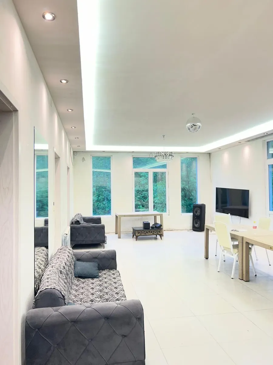 Дом, 5-комн., 250 м²