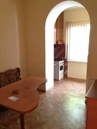 Квартира, 6-комн., 180 м²