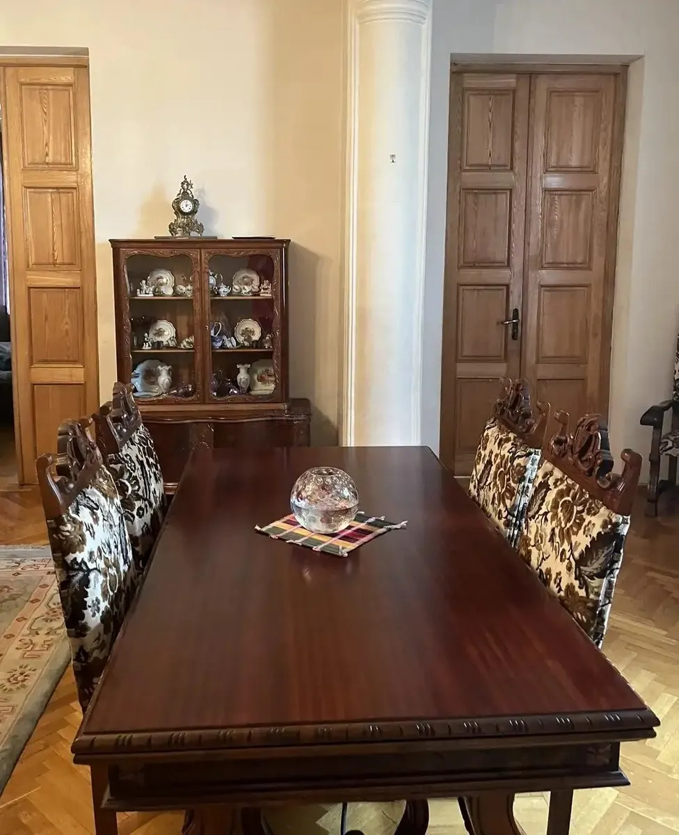 Дом, 10-комн., 310 м²