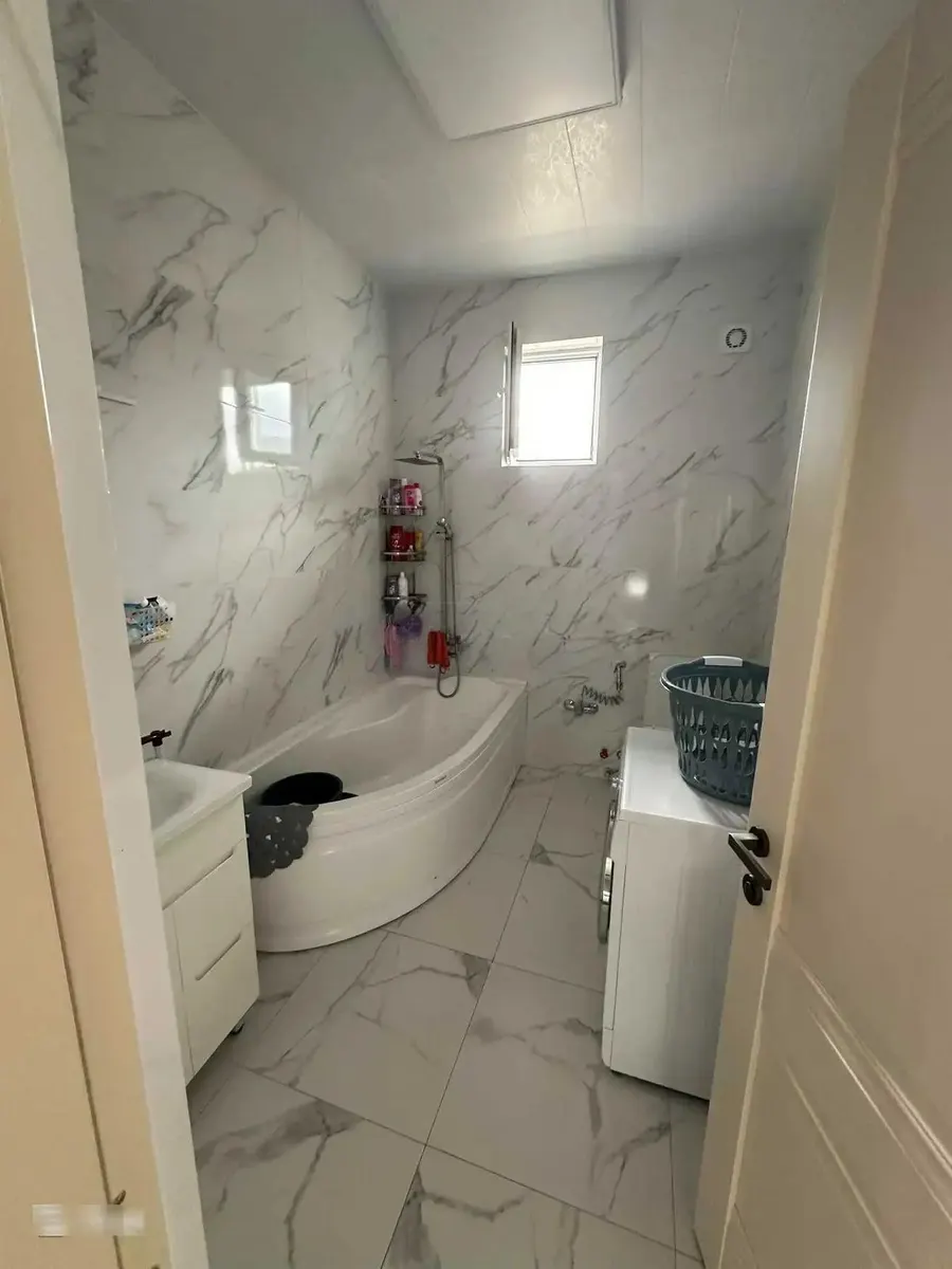Дом, 7-комн., 330 м²