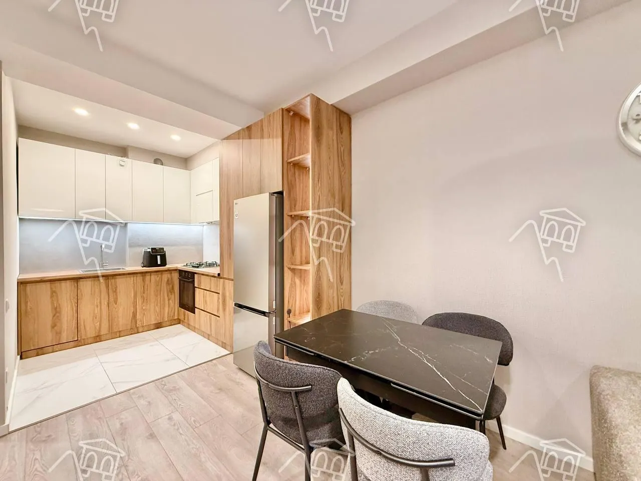 Квартира, 2-комн., 69 м²