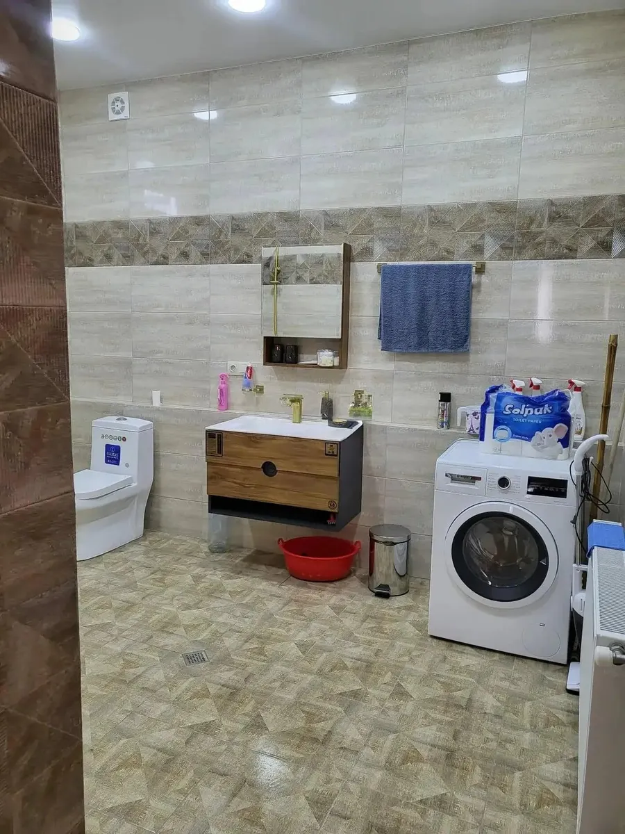 Дом, 4-комн., 1335 м²