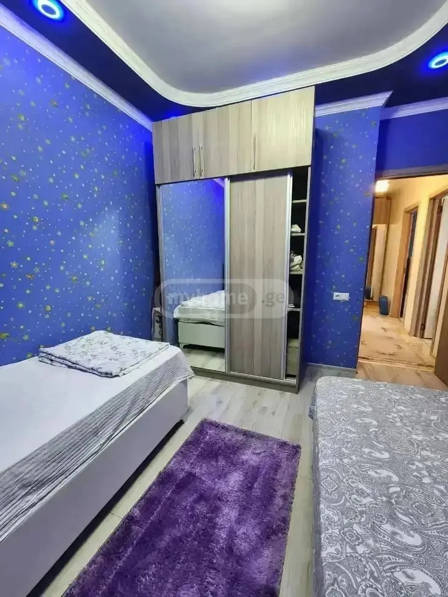 Квартира, 3-комн., 100 м²