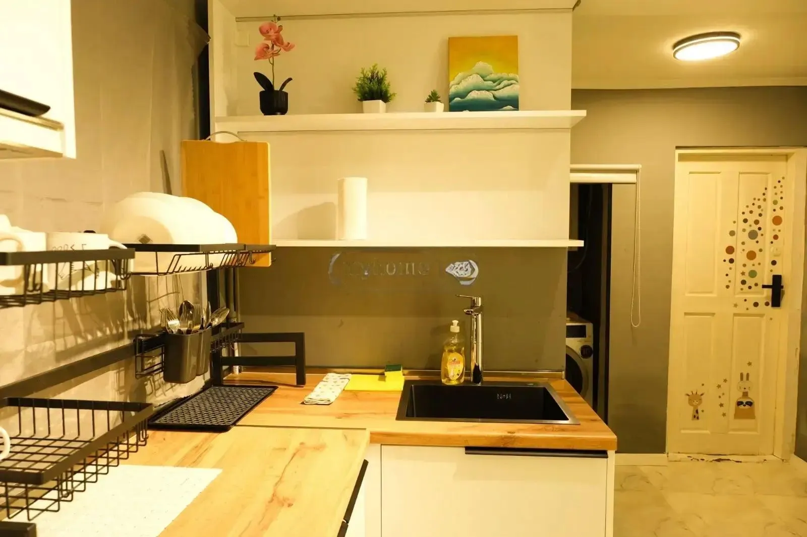 House, 3-room, 100 m²