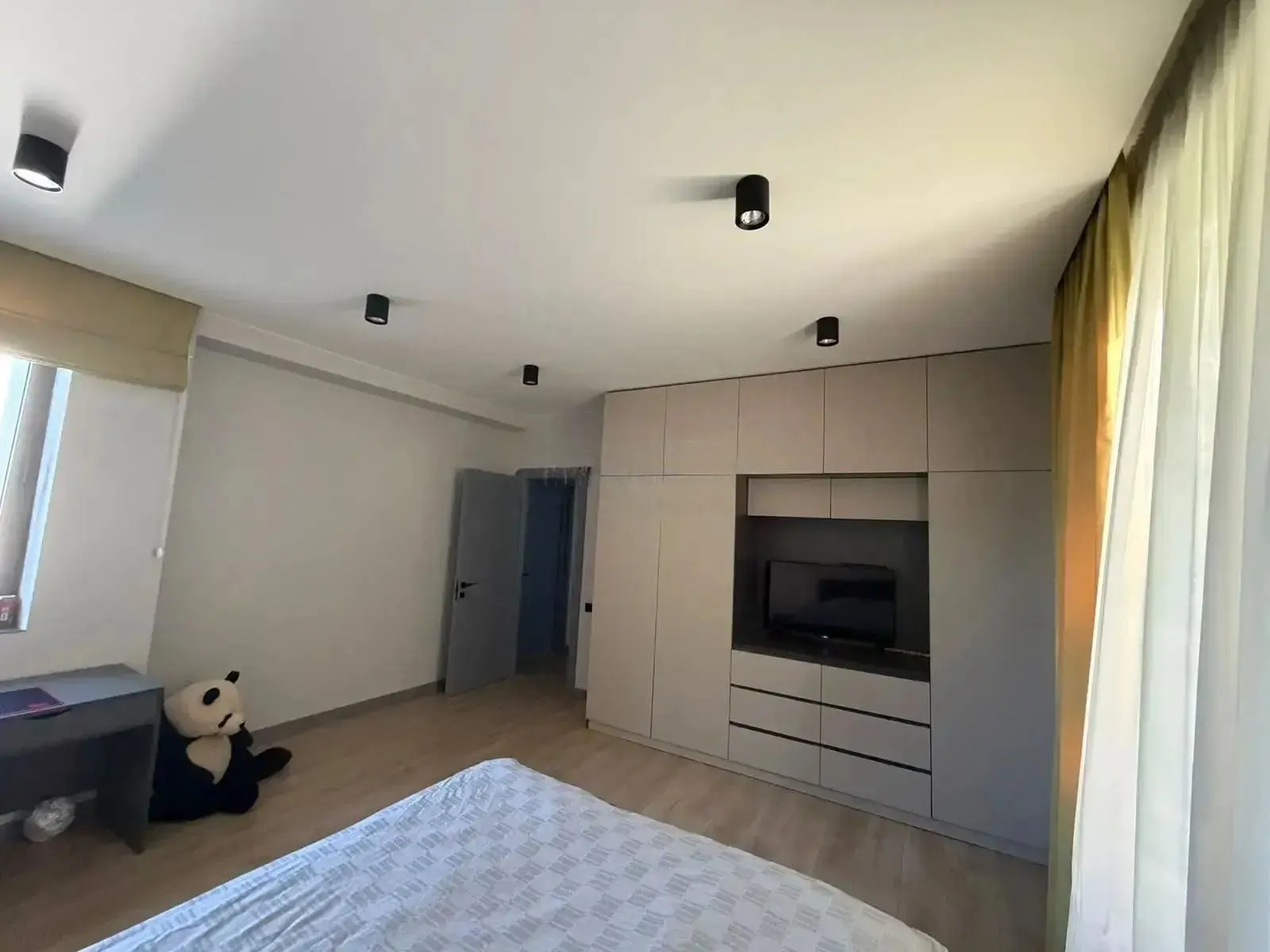 Дом, 6-комн., 355 м²