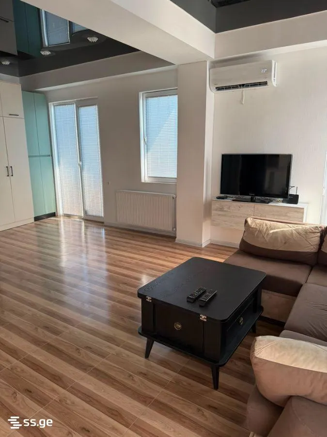 Квартира, 3-комн., 85 м²