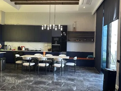 Дом, 6-комн., 400 м²