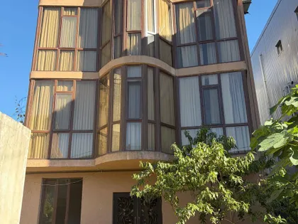 Дом, 8-комн., 360 м²