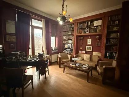 Дом, 8-комн., 360 м²