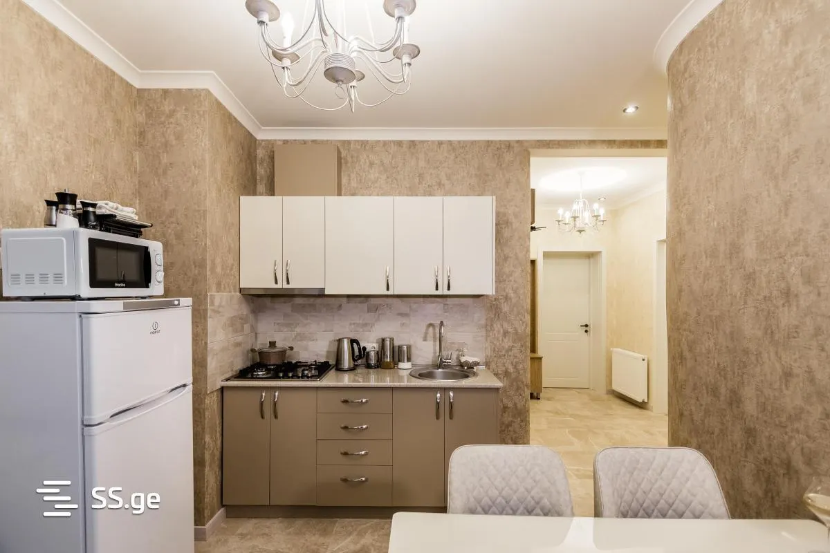 Квартира, 3-комн., 100 м²