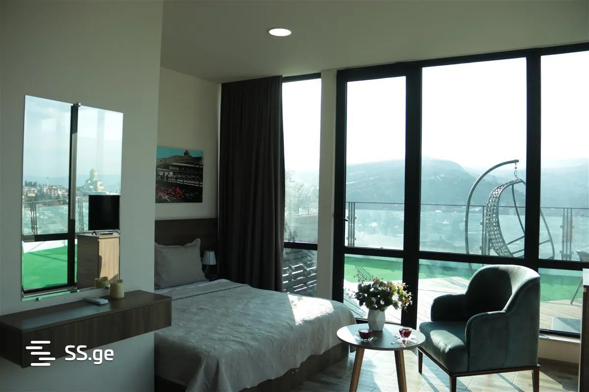 Квартира, 5-комн., 450 м²