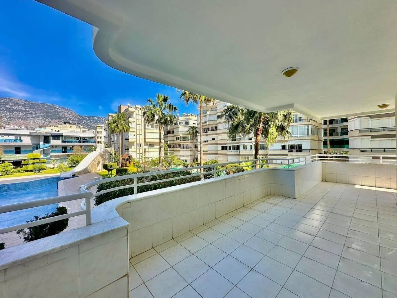 Apartment, 3-room, 130 m²