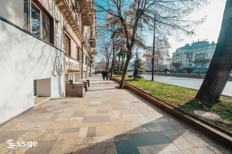 Apartment, 4-room, 120 m²