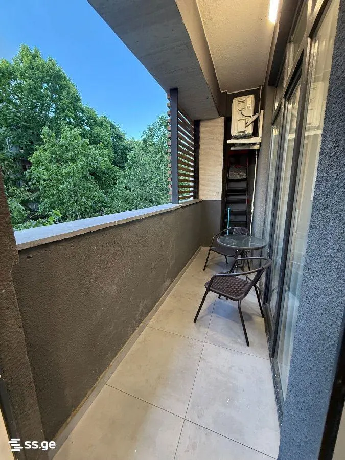 Apartment, 5-room, 133 m²