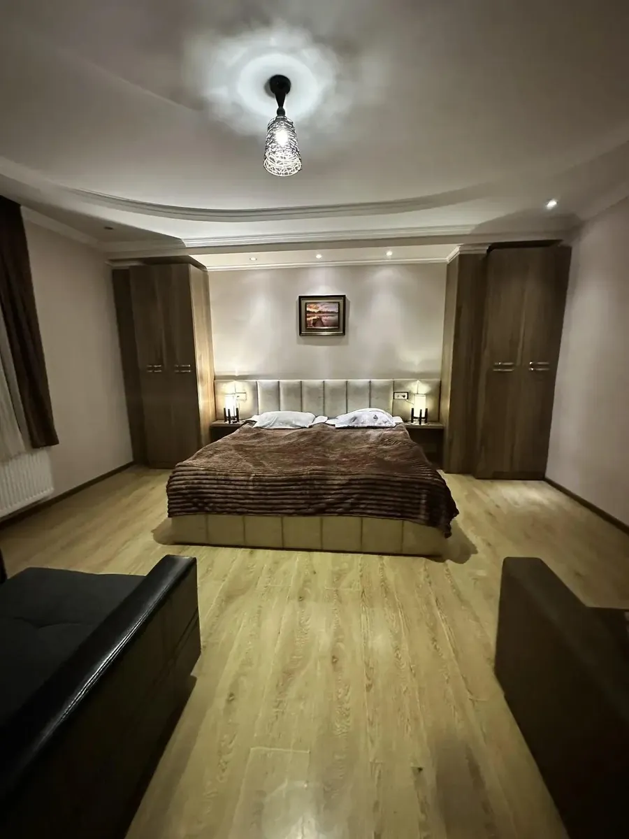 House, 6-room, 252 m²