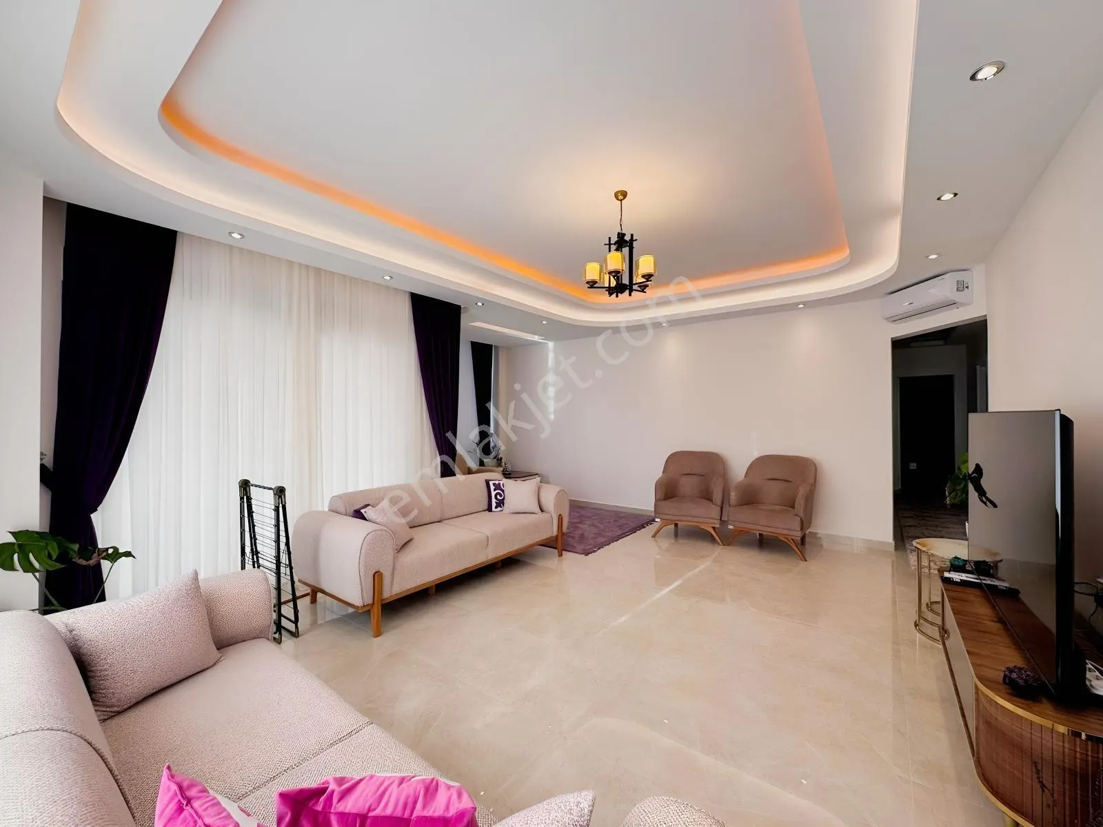 Apartment, 4-room, 220 m²
