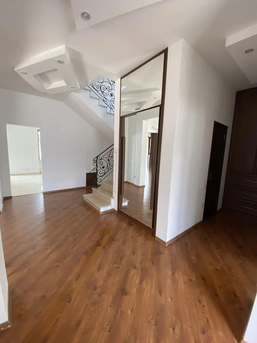 House, 7-room, 1200 m²