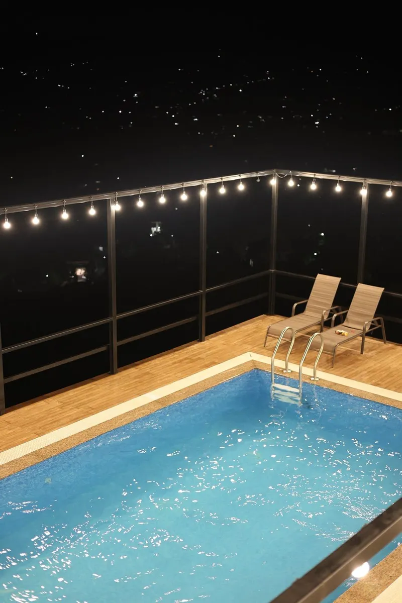 House, 7-room, 200 m²