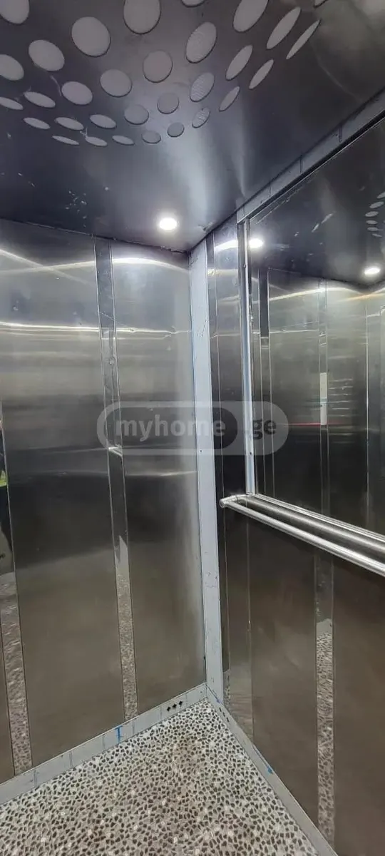 Квартира, 3-комн., 141 м²