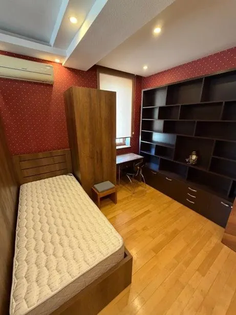 Квартира, 3-комн., 124 м²