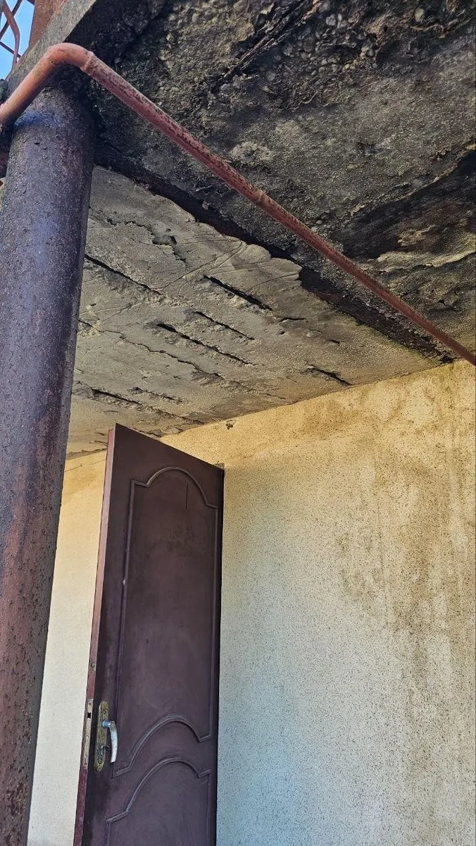 House, 6-room, 250 m²