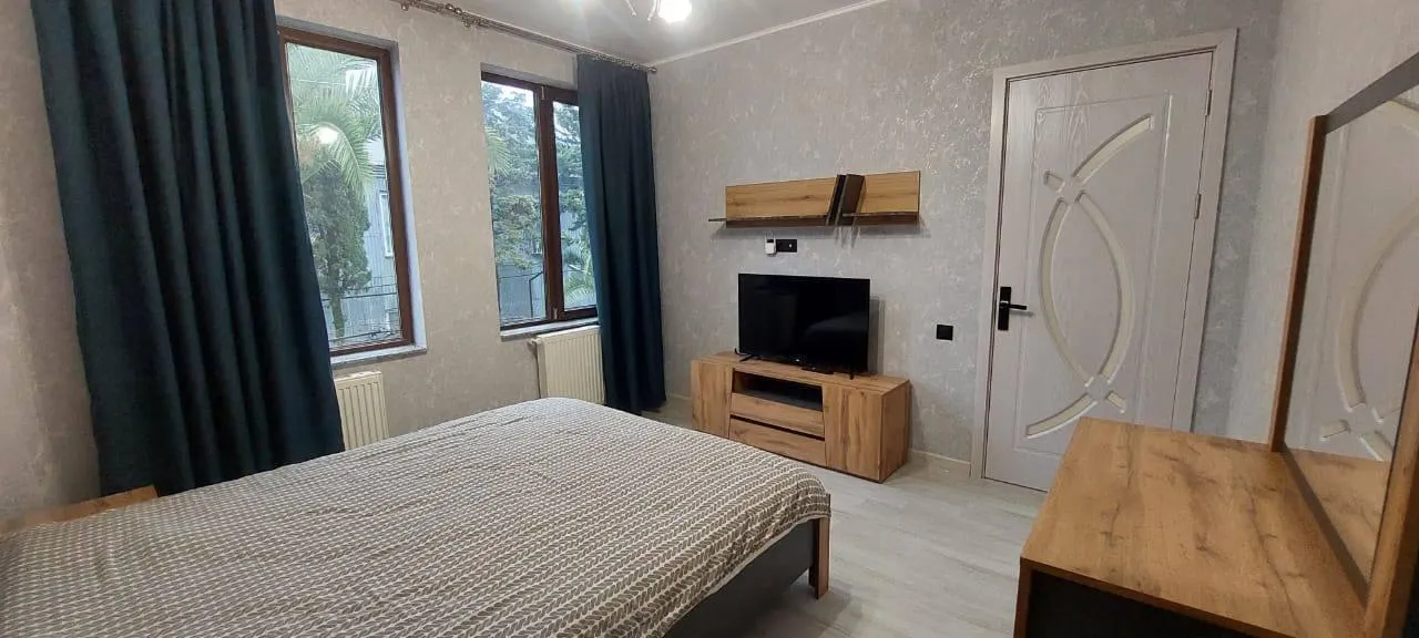 Дом, 8-комн., 232 м²