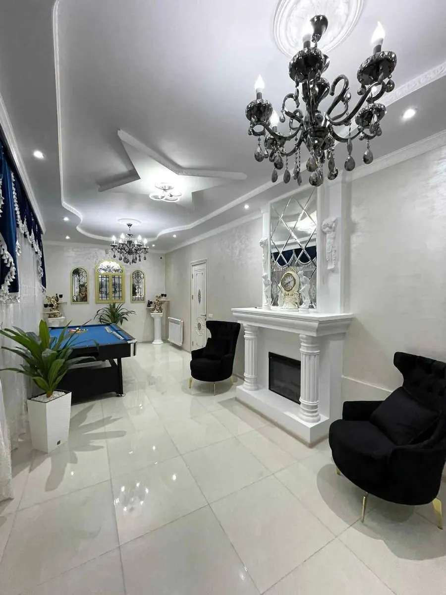 House, 5-room, 600 m²