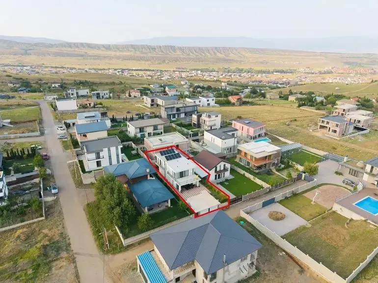 Дом, 7-комн., 278 м²