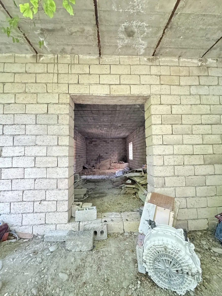 House, 6-room, 184 m²