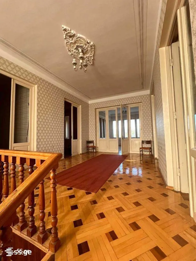 Дом, 5-комн., 800 м²
