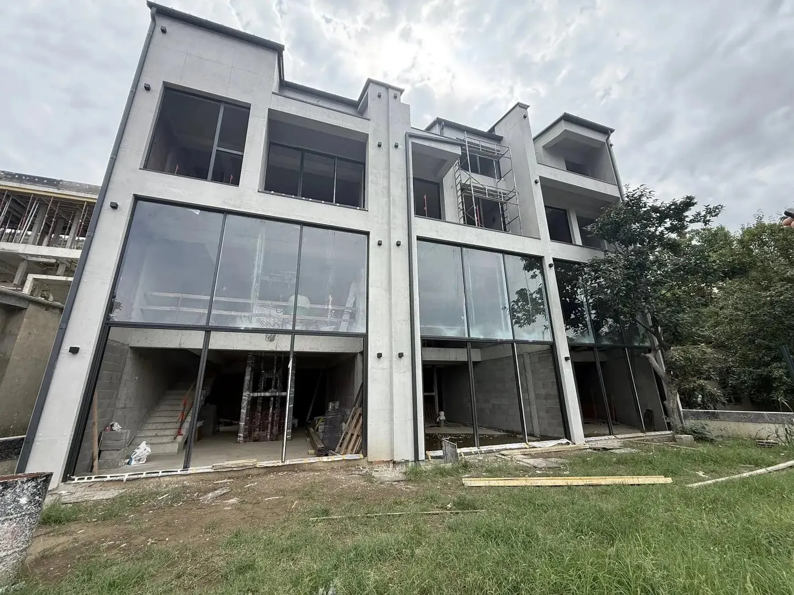 Дом, 6-комн., 320 м²