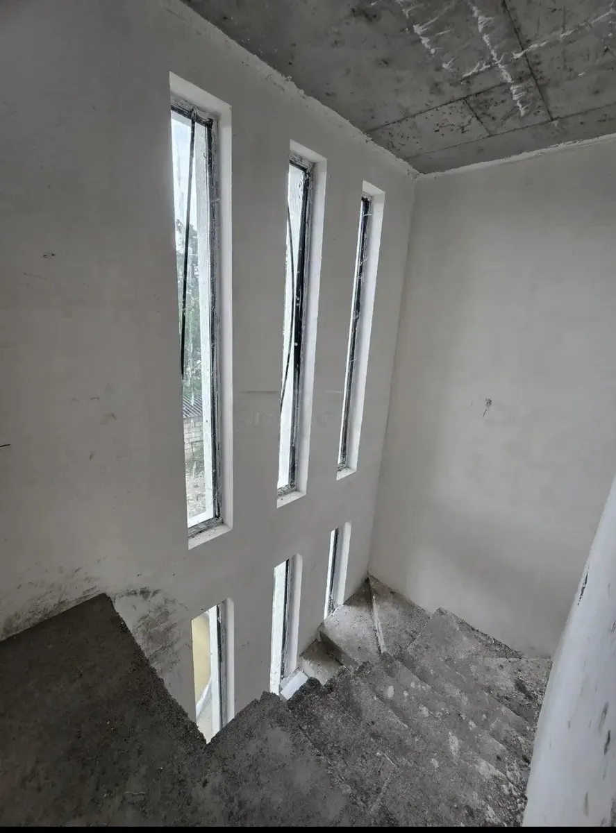 Дом, 8-комн., 250 м²